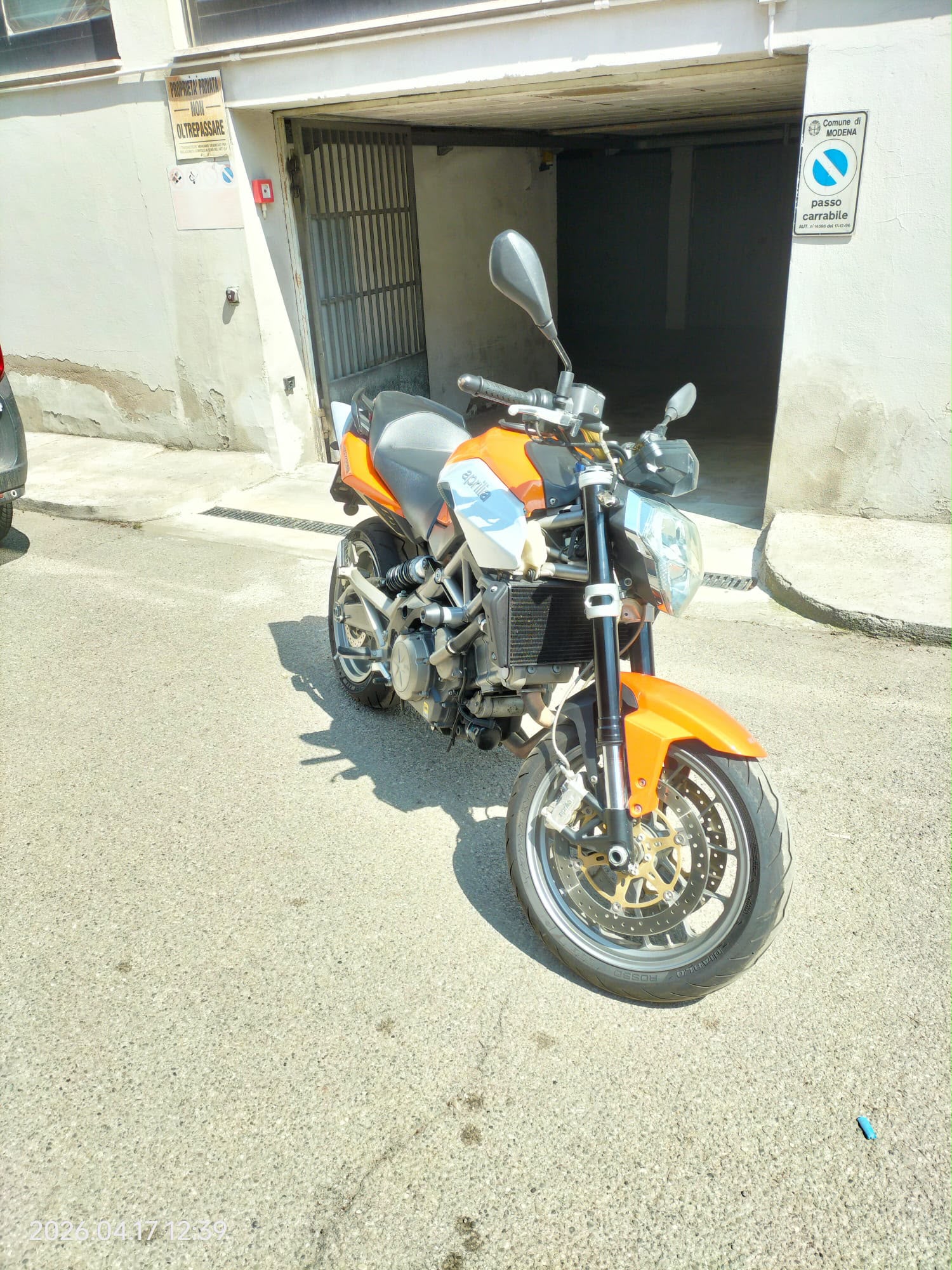 Aprilia Shiver 2009 — foto della vettura
