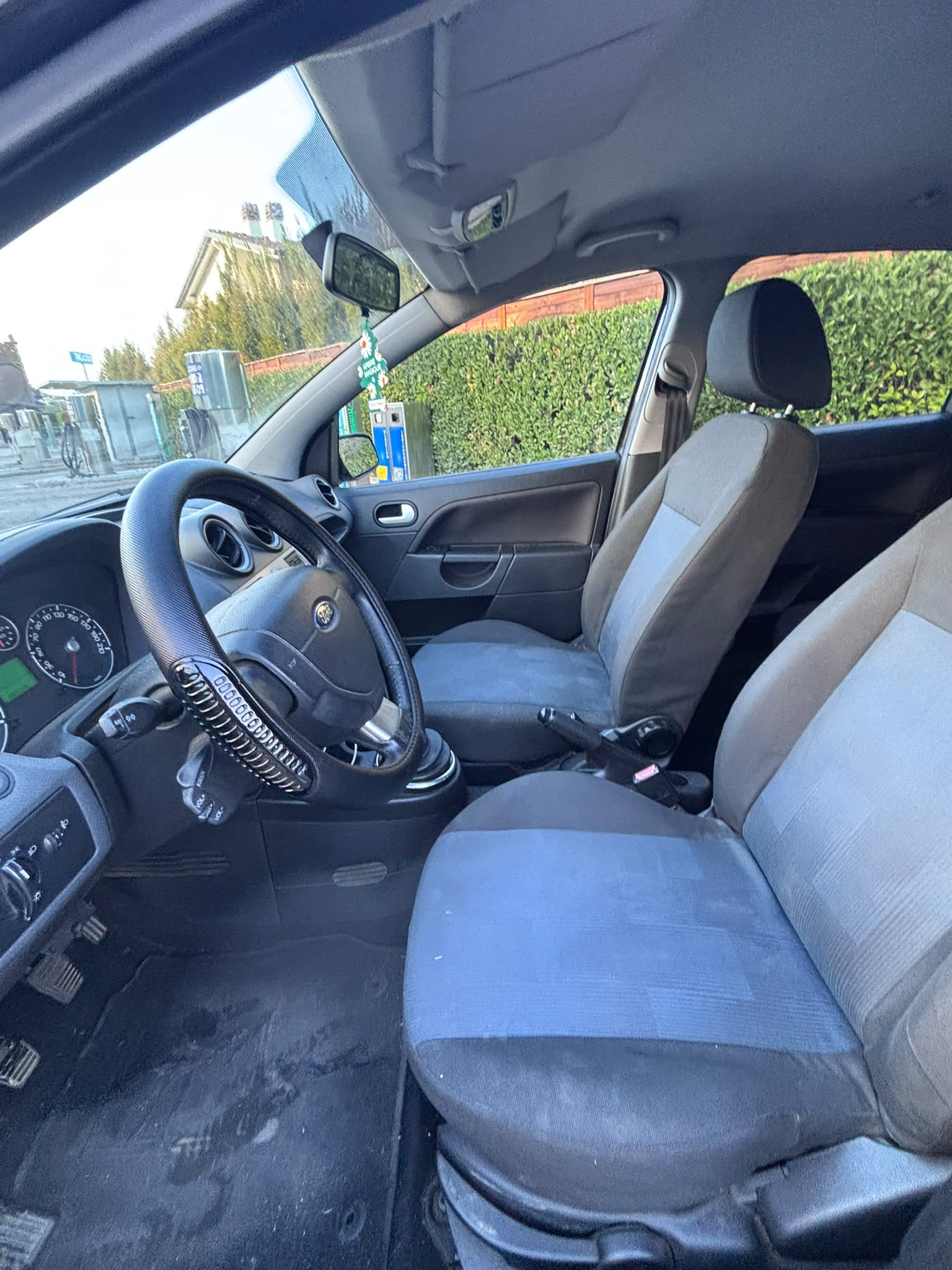 Ford Fiesta — foto 12